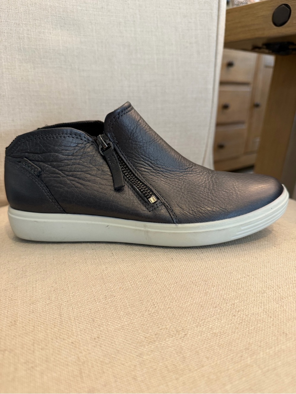 Womens ECCO Casual Zip Leather Sneaker - Black
